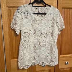 Xhilaration lace top. Size XXL. Crew neck shirt sleeves. Scalloped hem